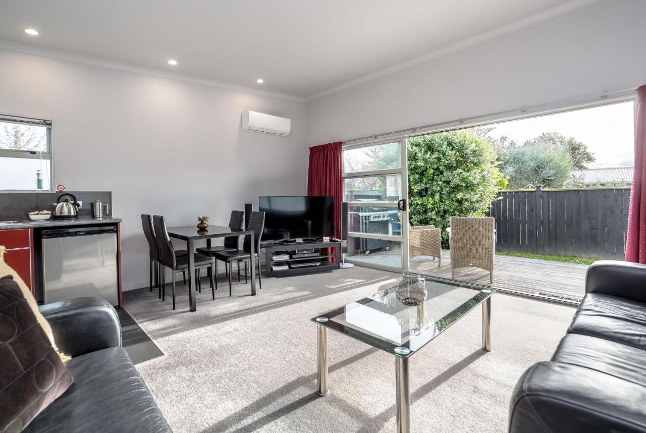 Two Four Cologne Martinborough Exterior foto
