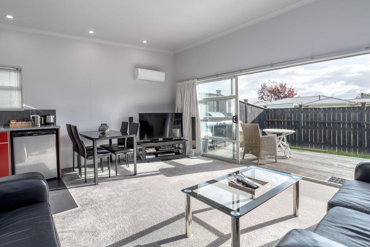 Two Four Cologne Martinborough Exterior foto