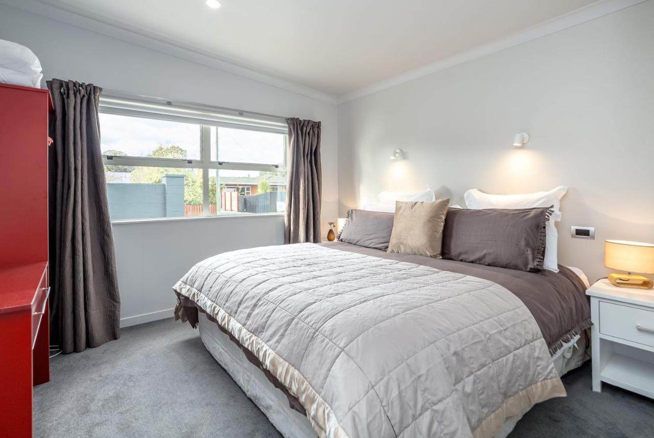 Two Four Cologne Martinborough Exterior foto