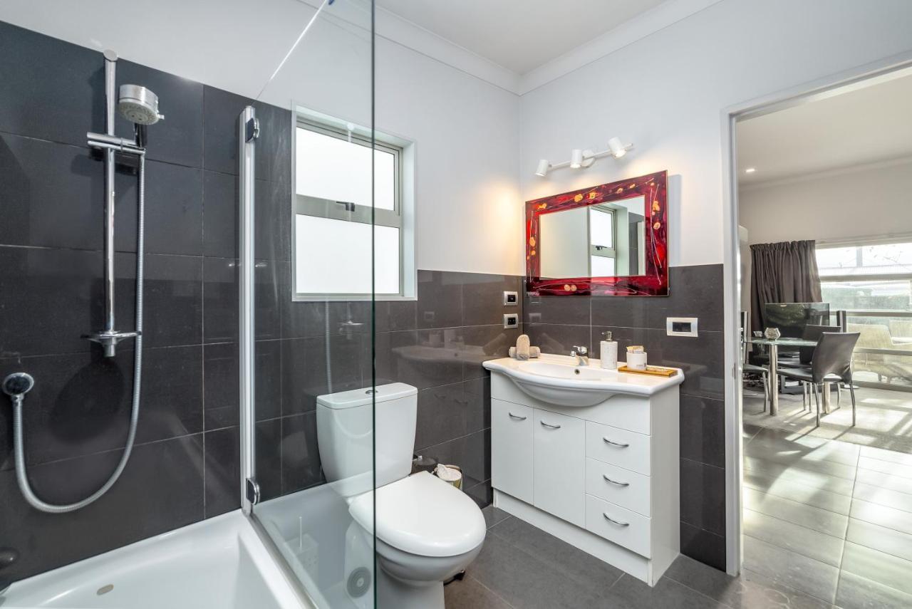 Two Four Cologne Martinborough Exterior foto