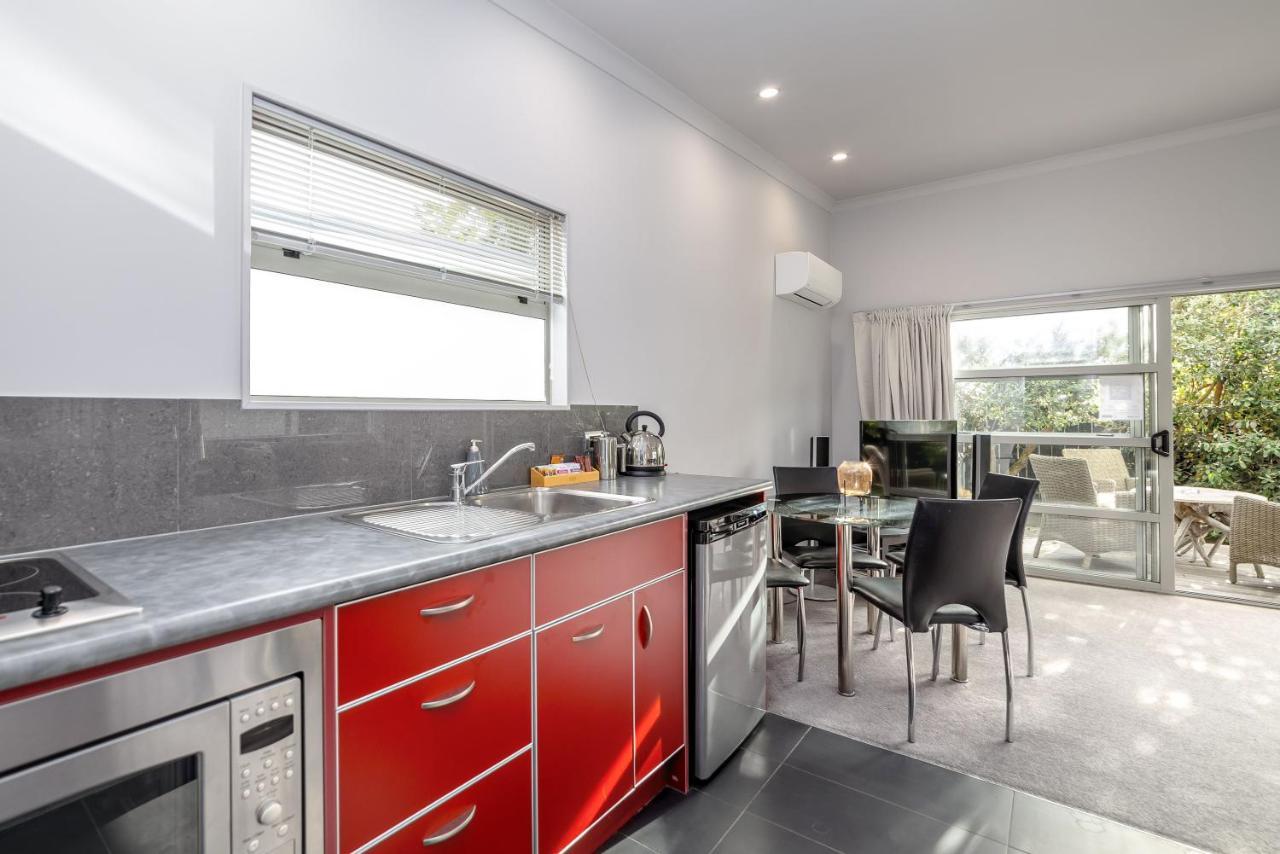 Two Four Cologne Martinborough Exterior foto