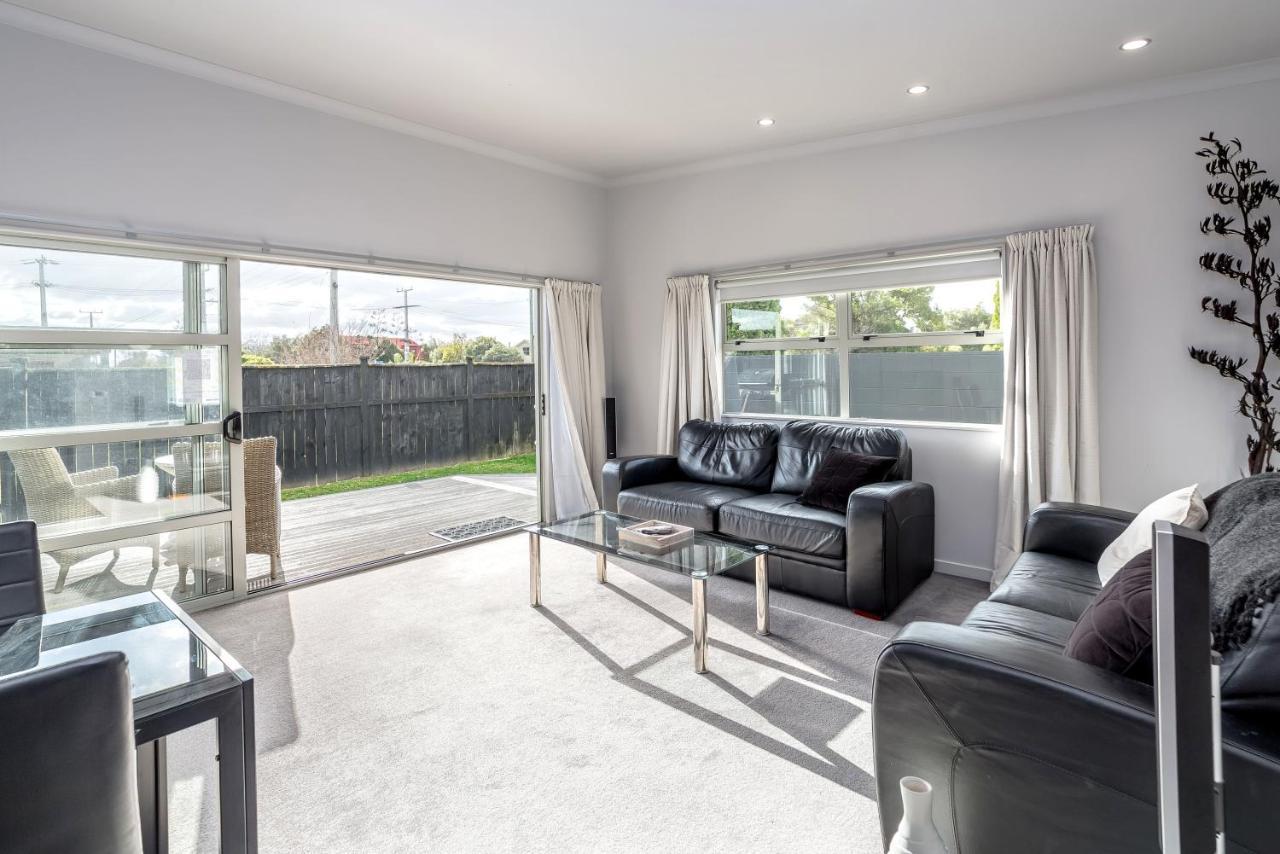 Two Four Cologne Martinborough Exterior foto