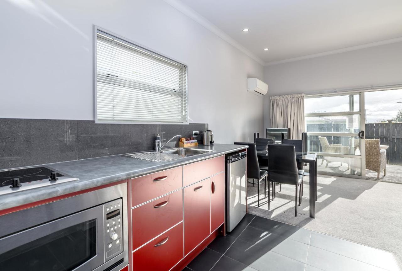 Two Four Cologne Martinborough Exterior foto