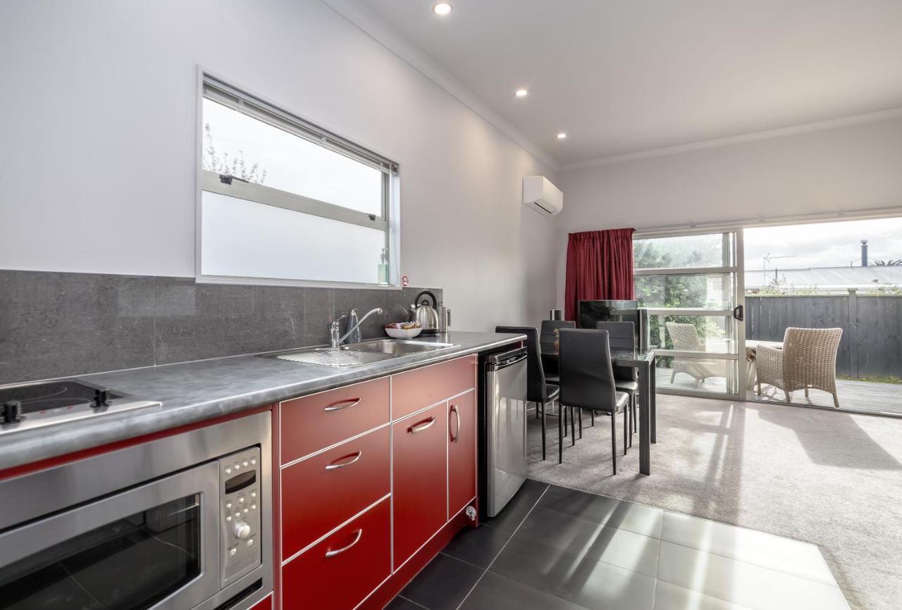 Two Four Cologne Martinborough Exterior foto