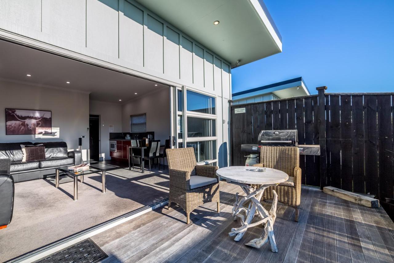 Two Four Cologne Martinborough Exterior foto