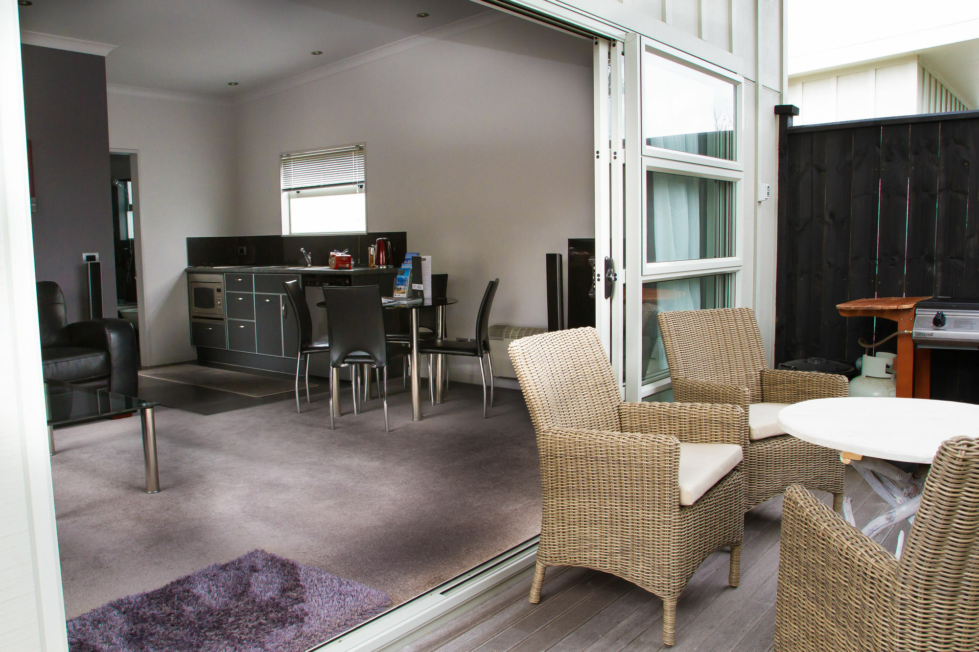 Two Four Cologne Martinborough Exterior foto