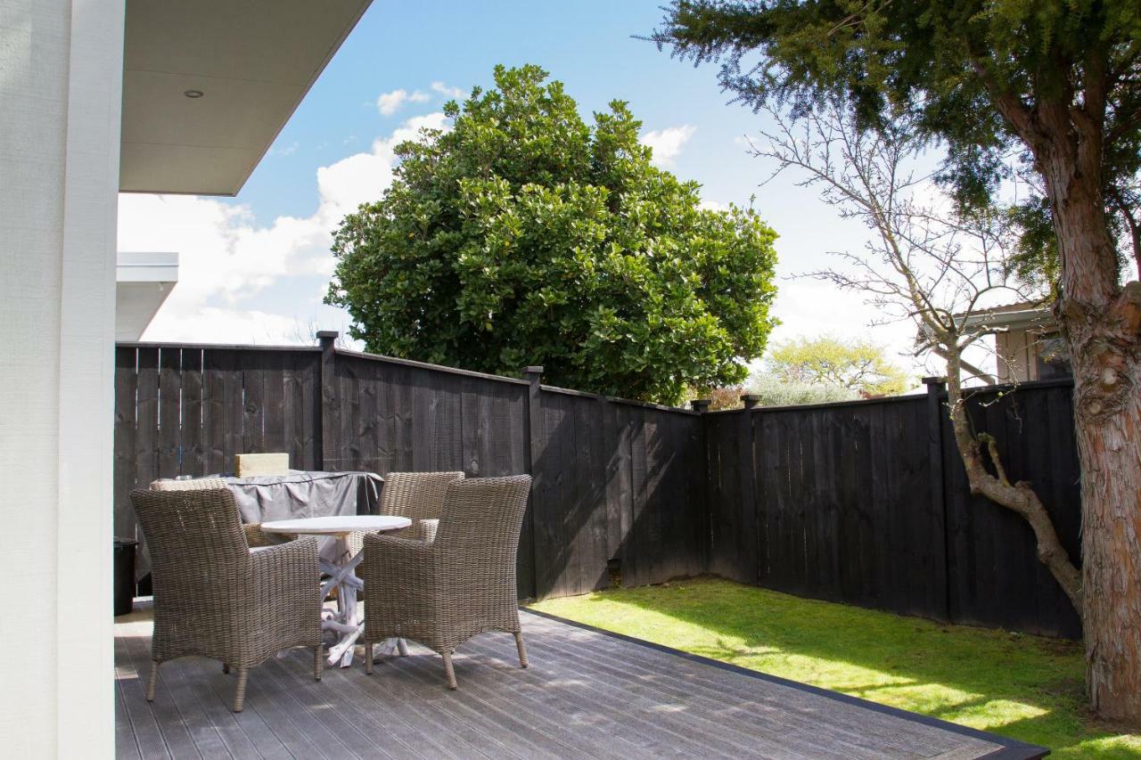 Two Four Cologne Martinborough Exterior foto